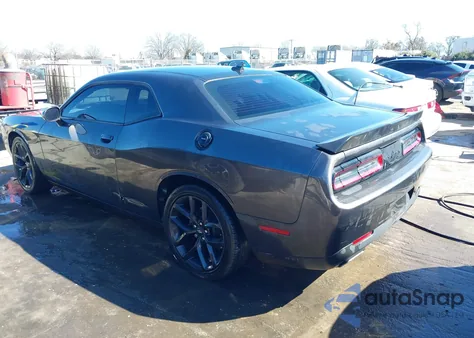 2022 Dodge Challenger Sxt z USA, uszkodzony, nr VIN 2C3CDZAG5NH132230